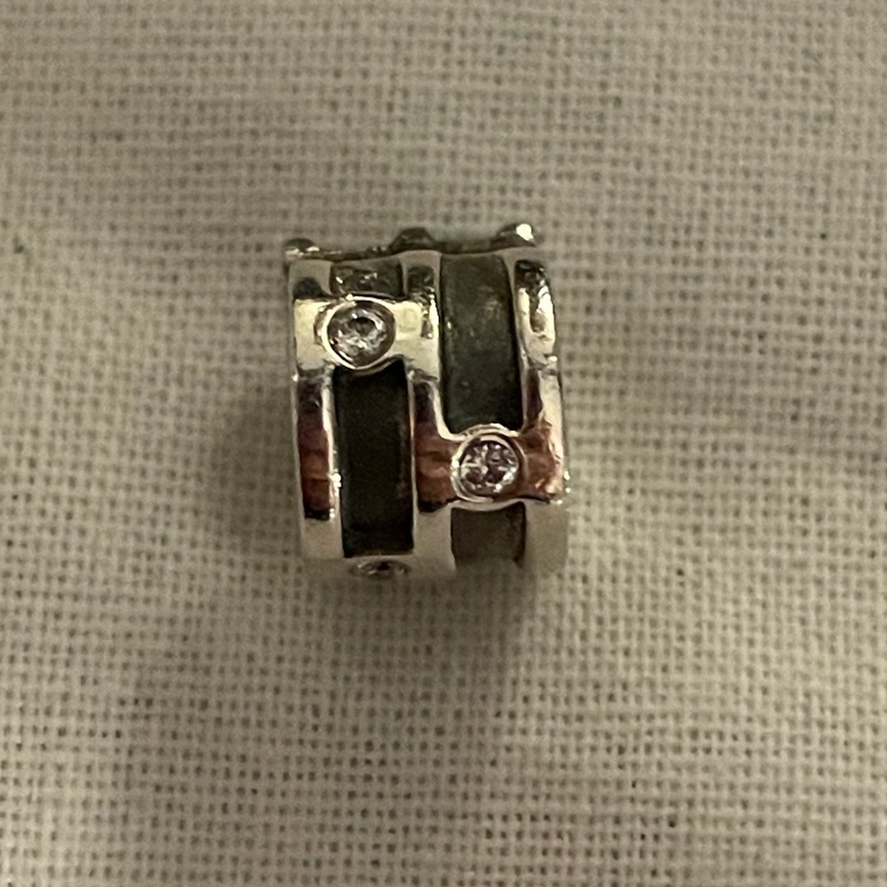 Pandora Clip Charm